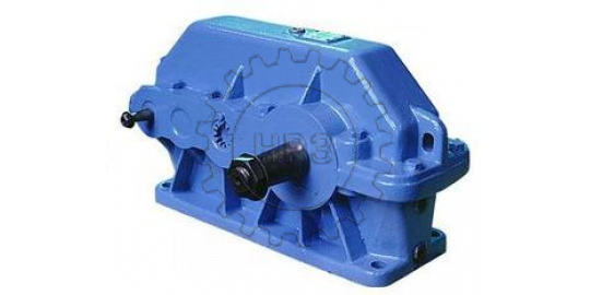 Цилиндрический горизонтальный трехступенчатый редуктор